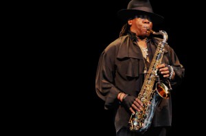 102525-clarence_clemons_617_409