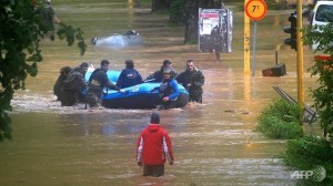 Bosnian rescuers evacuating